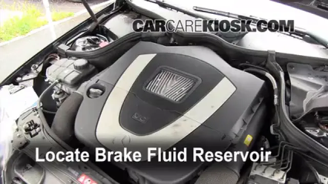 2007 Mercedes-Benz C230 Sport 2.5L V6 FlexFuel Liquide de frein Ajouter du liquide